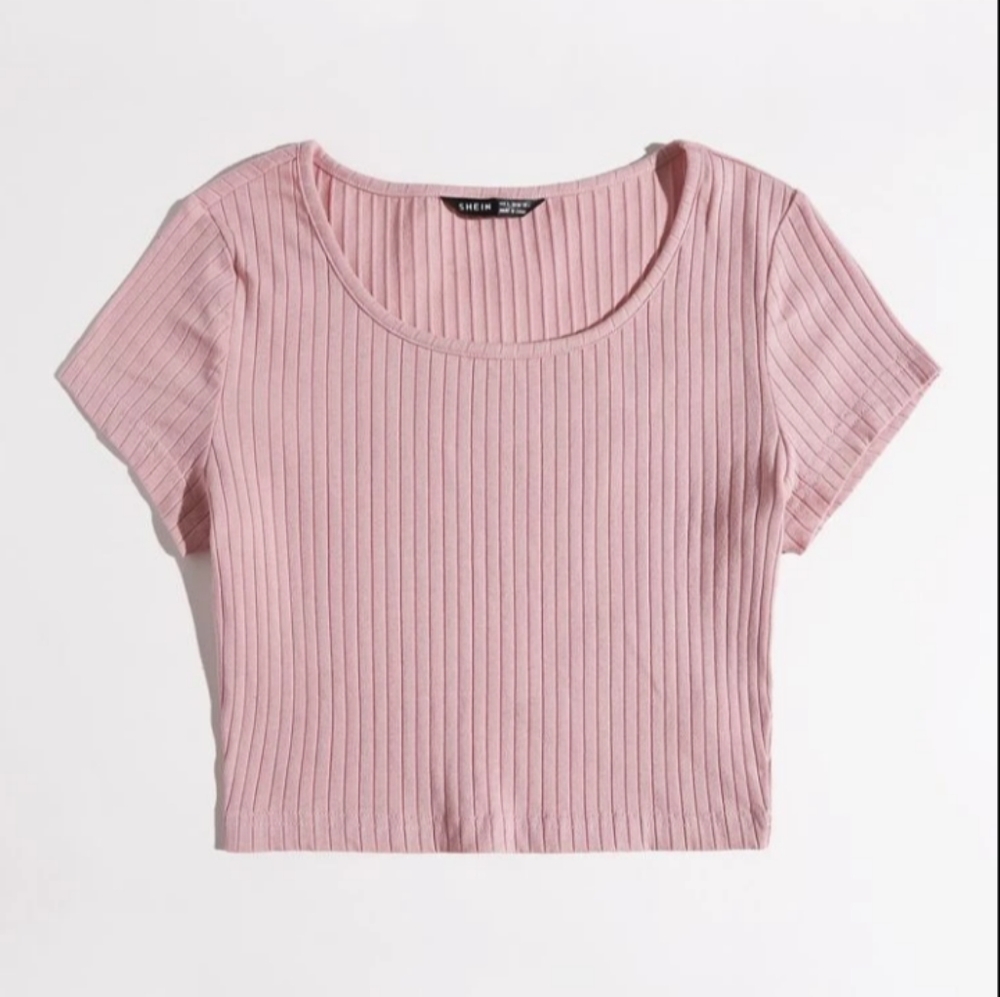 SHEIN Pink Cropped Tee